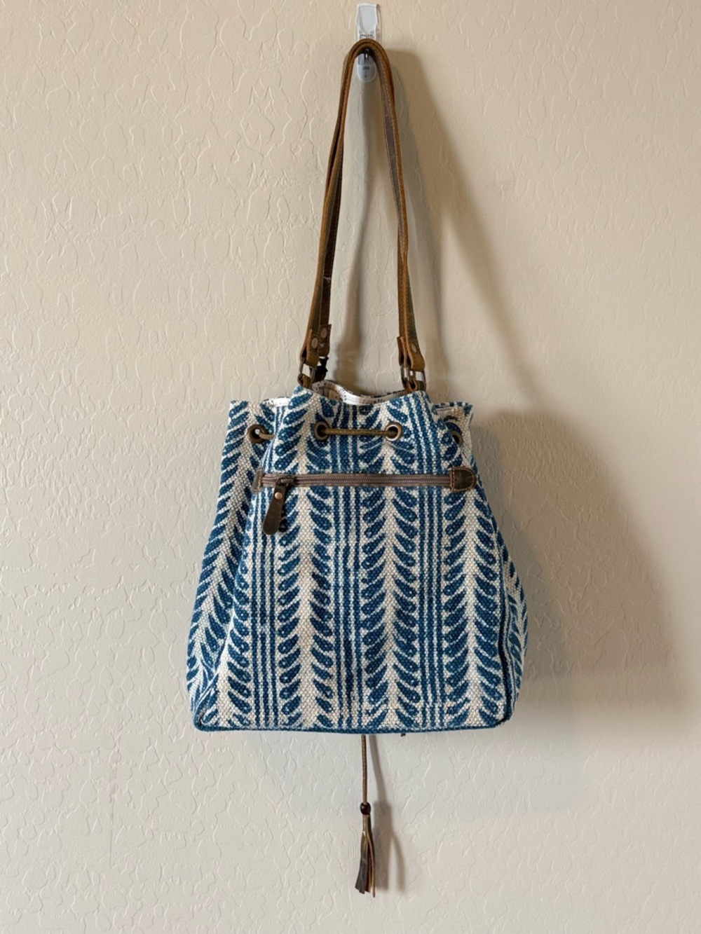 NWT - Myra Blue Raindrop Bucket Bag - Picture 5 of 11